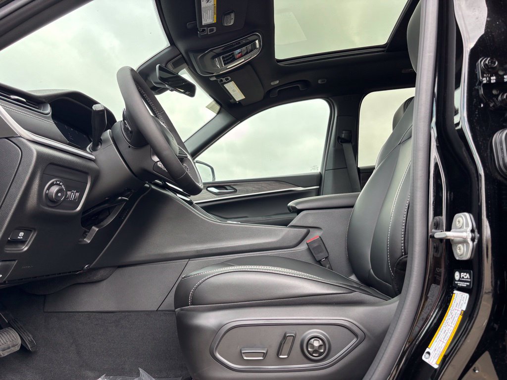 New 2027 Jeep Grand Cherokee Limited AWD/4WD image 8