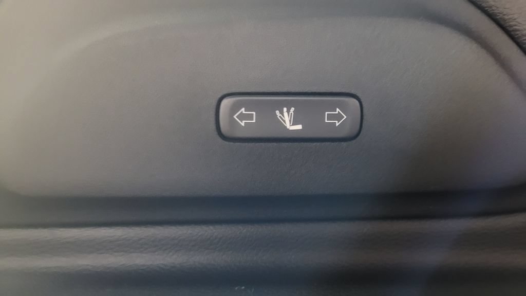 New 2026 Chrysler Pacifica Pinnacle AWD/4WD image 34