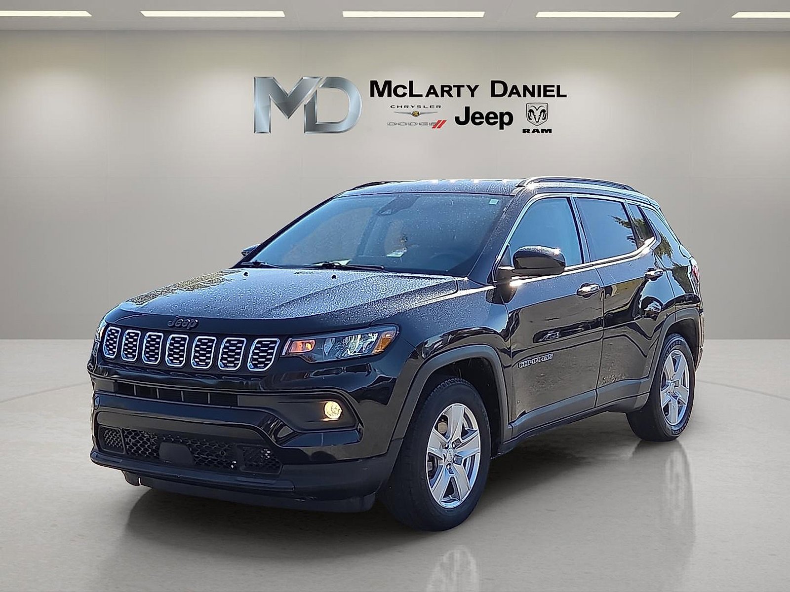 Used 2022 Jeep Compass Latitude image 2