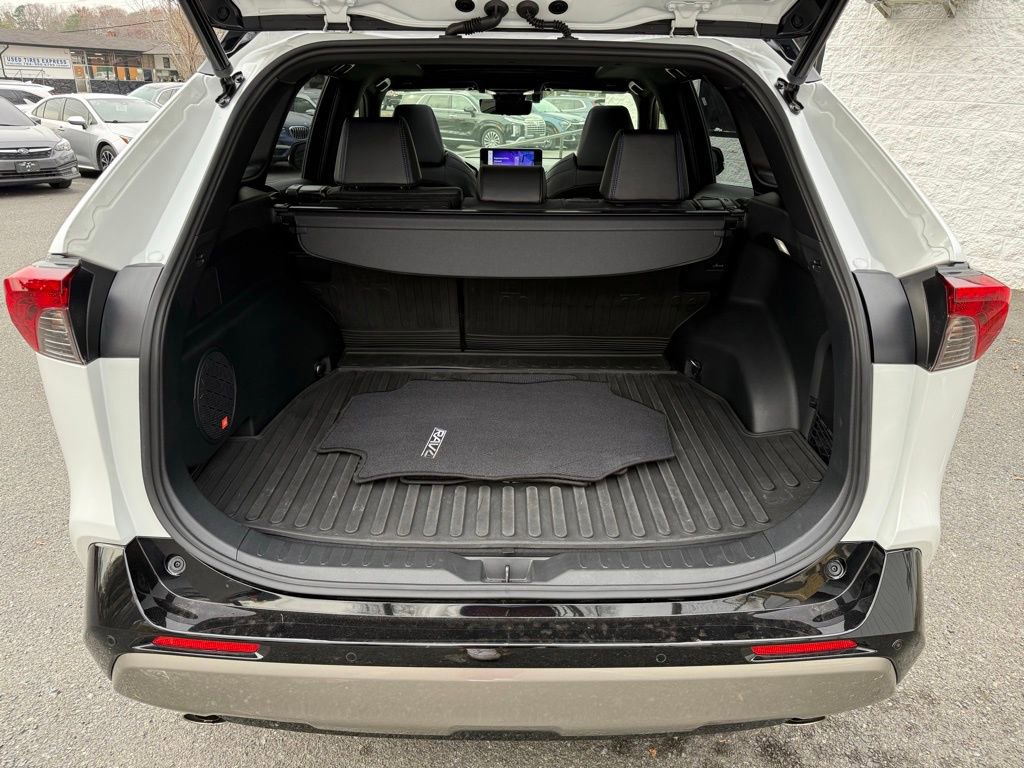 Used 2023 Toyota RAV4 XSE image 5