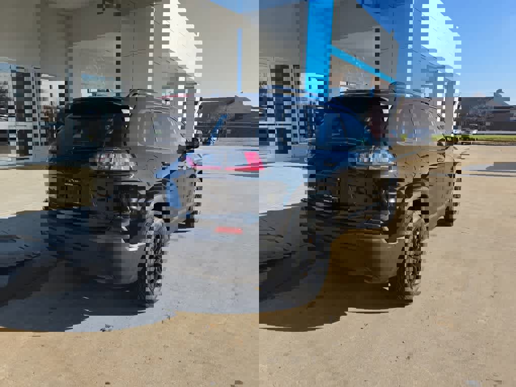 Used 2023 Jeep Cherokee Altitude Lux image 8