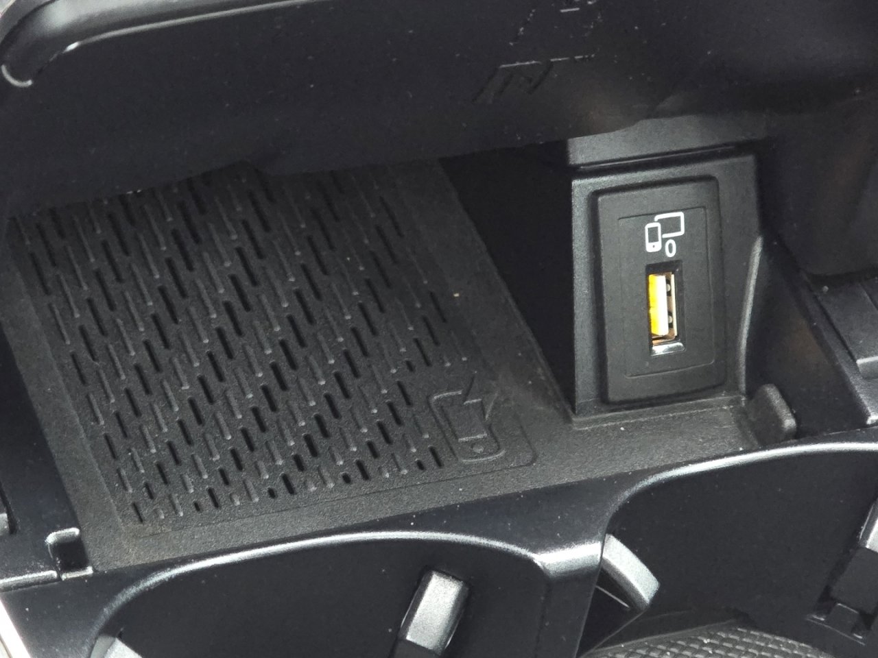 Used 2020 Mercedes-Benz C 300 4MATIC Sedan image 7