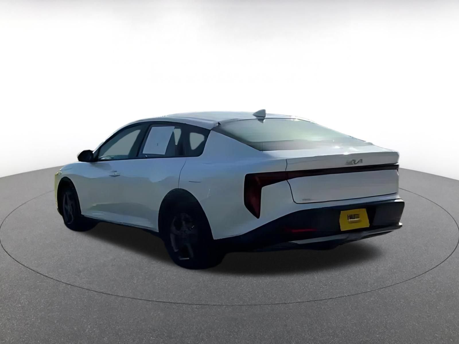 Used 2025 Kia K4 FWD image 3