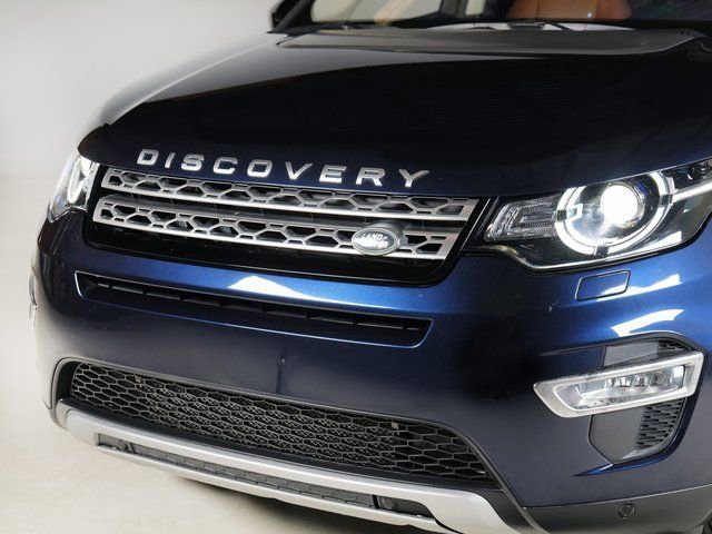 Used 2017 Land Rover Discovery Sport HSE Luxury image 28
