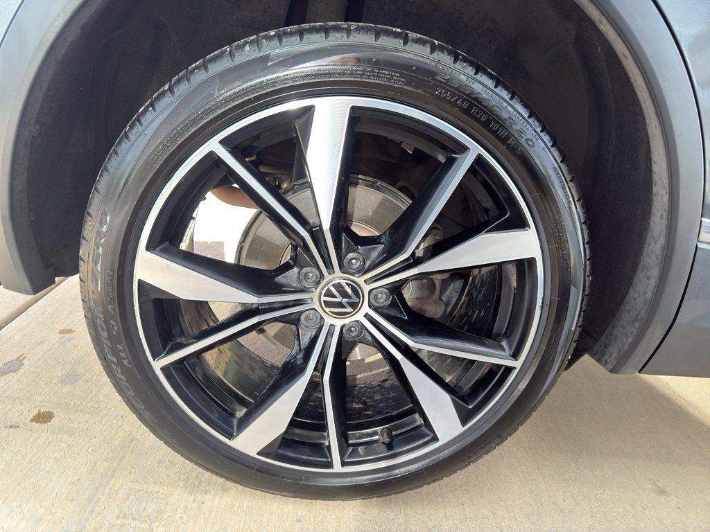 Used 2022 Volkswagen Tiguan SEL R-Line image 21
