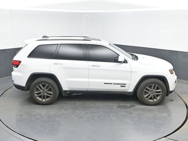 Used 2017 Jeep Grand Cherokee Laredo AWD/4WD image 25
