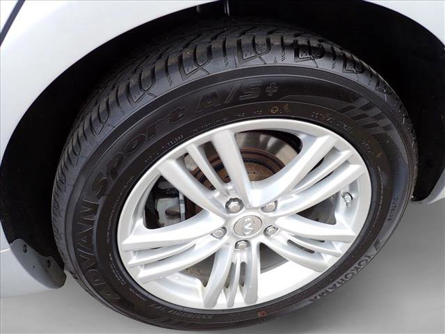 Used 2015 INFINITI Q40 AWD w/ Moonroof Package image 7