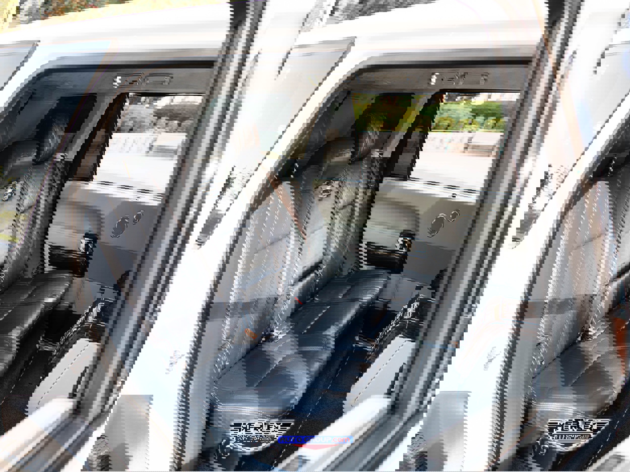 Used 2016 Land Rover Range Rover Holland & Holland image 18