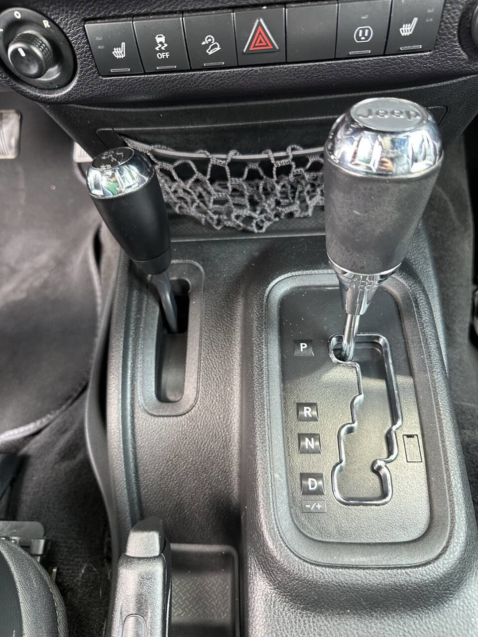 Used 2016 Jeep Wrangler Sahara w/ Connectivity Group image 34