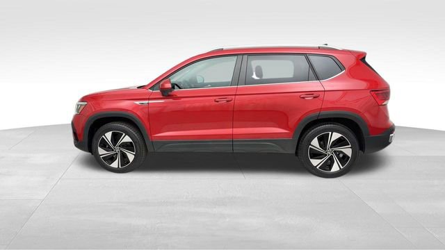 Used 2023 Volkswagen Taos SE w/ Panoramic Sunroof Package AWD/4WD image 5