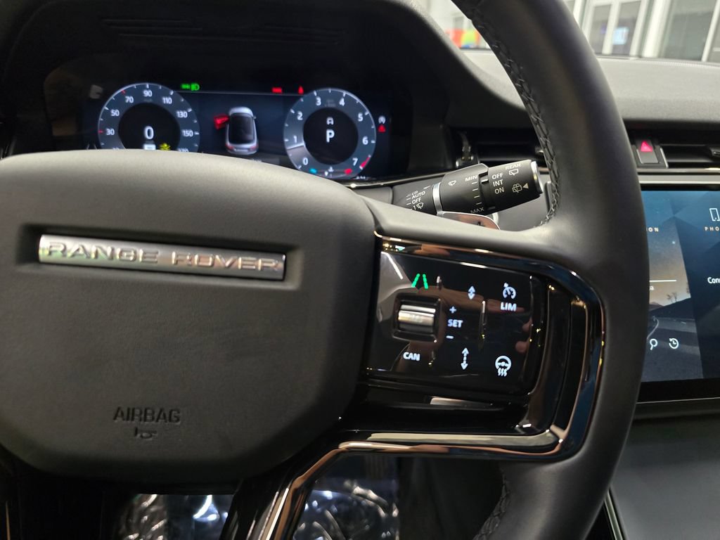 Used 2025 Land Rover Range Rover Evoque S AWD/4WD image 18