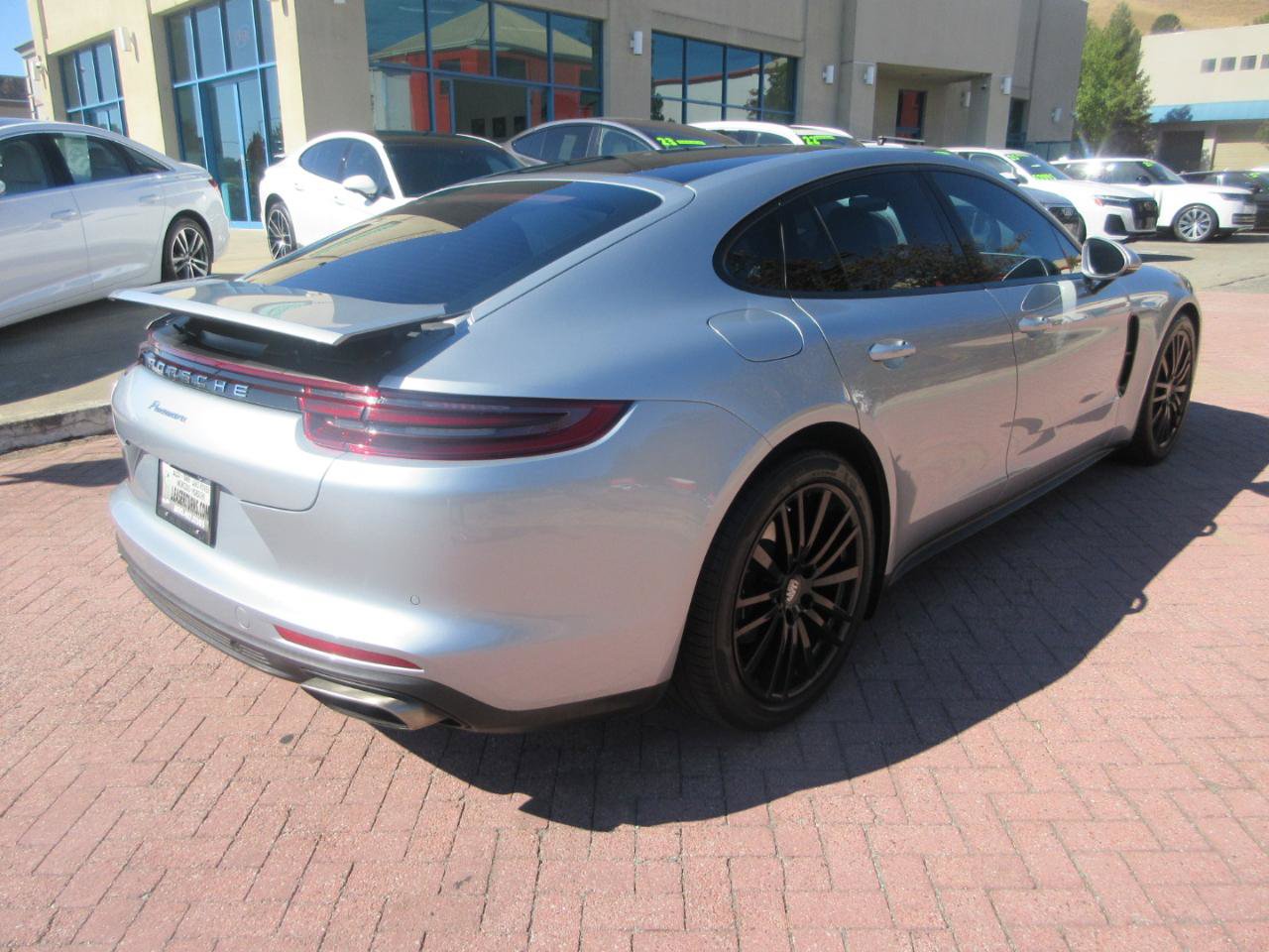 Used 2019 Porsche Panamera RWD image 2