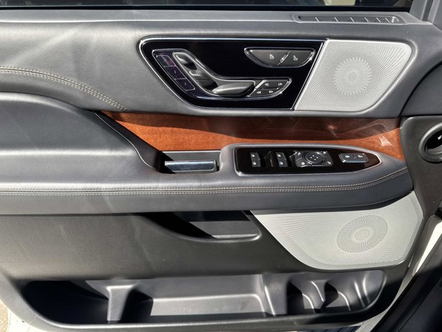 Used 2024 Lincoln Navigator L Black Label image 9