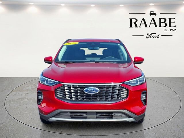 Used 2023 Ford Escape Platinum AWD/4WD image 2