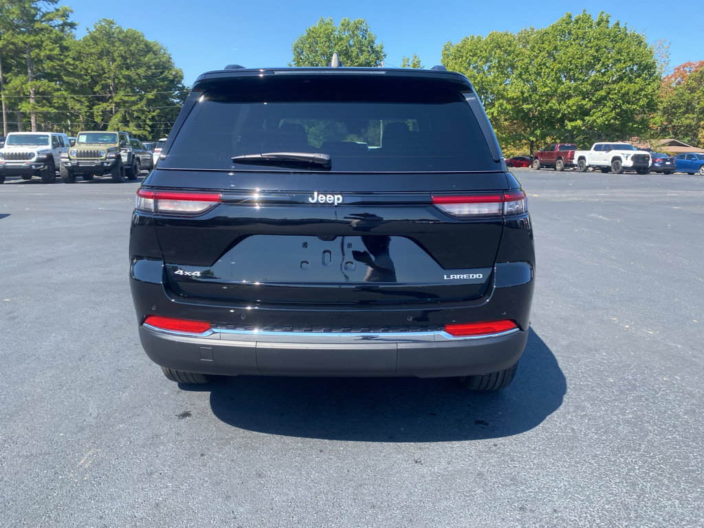 New 2027 Jeep Grand Cherokee Laredo X AWD/4WD image 6