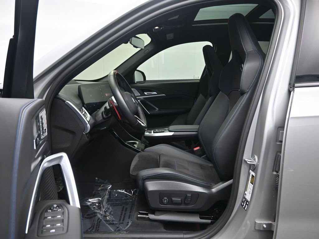 Used 2025 BMW X1 M35i w/ Premium Package image 23