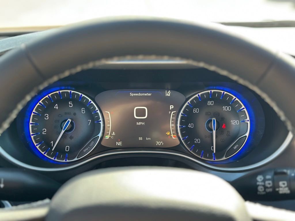 New 2025 Chrysler Pacifica Select image 14