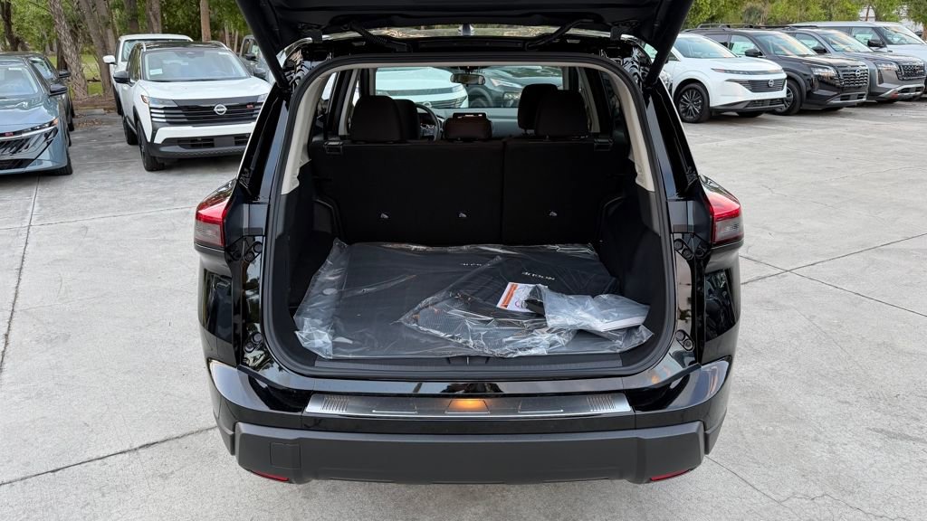 New 2026 Nissan Rogue SV image 30