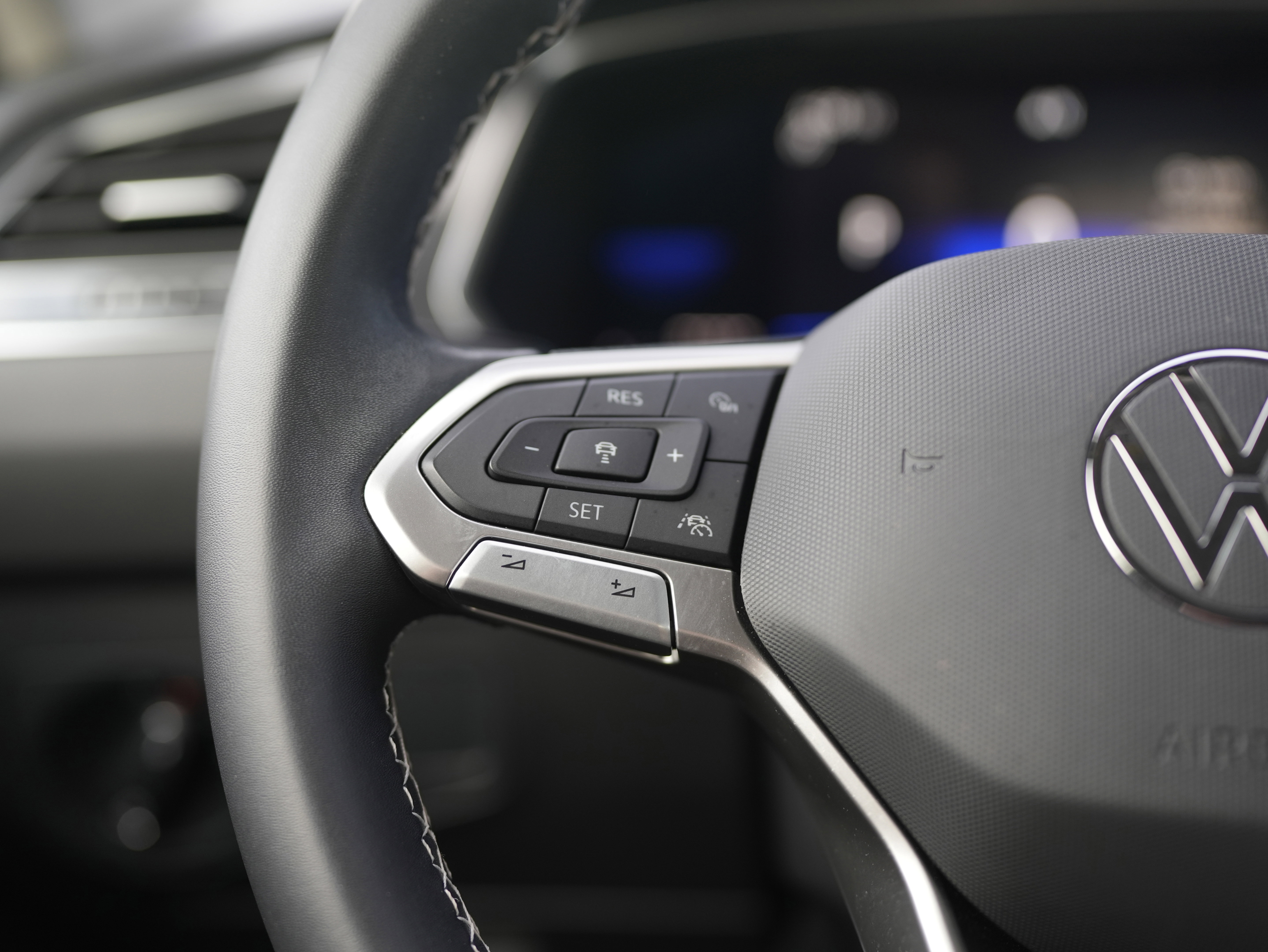 Certified 2023 Volkswagen Tiguan SE image 19