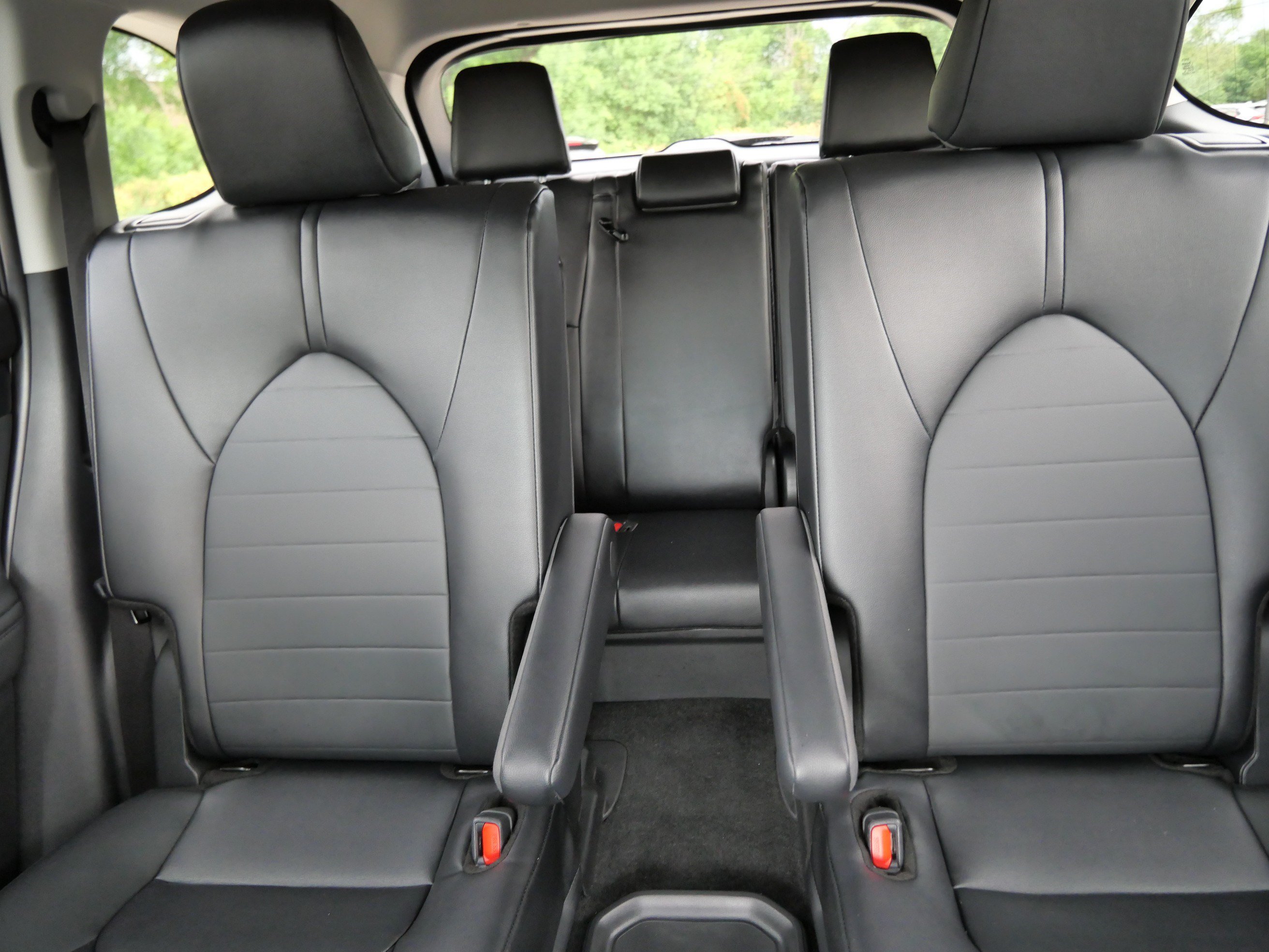Certified 2025 Toyota Highlander XLE AWD/4WD image 14