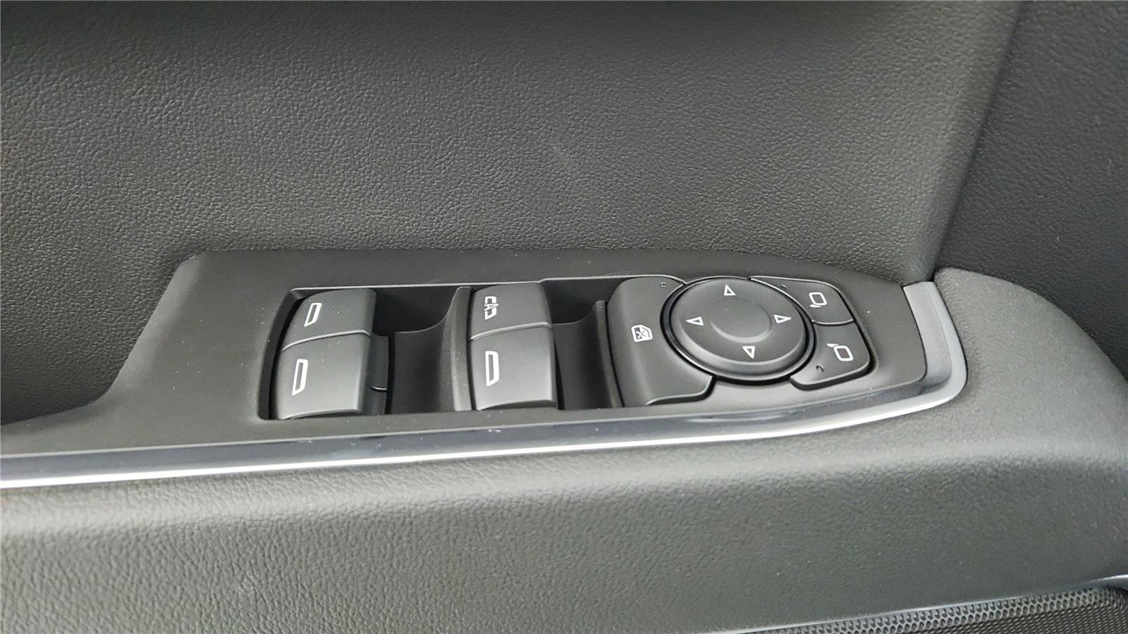 Used 2025 GMC Sierra 1500 SLE image 17