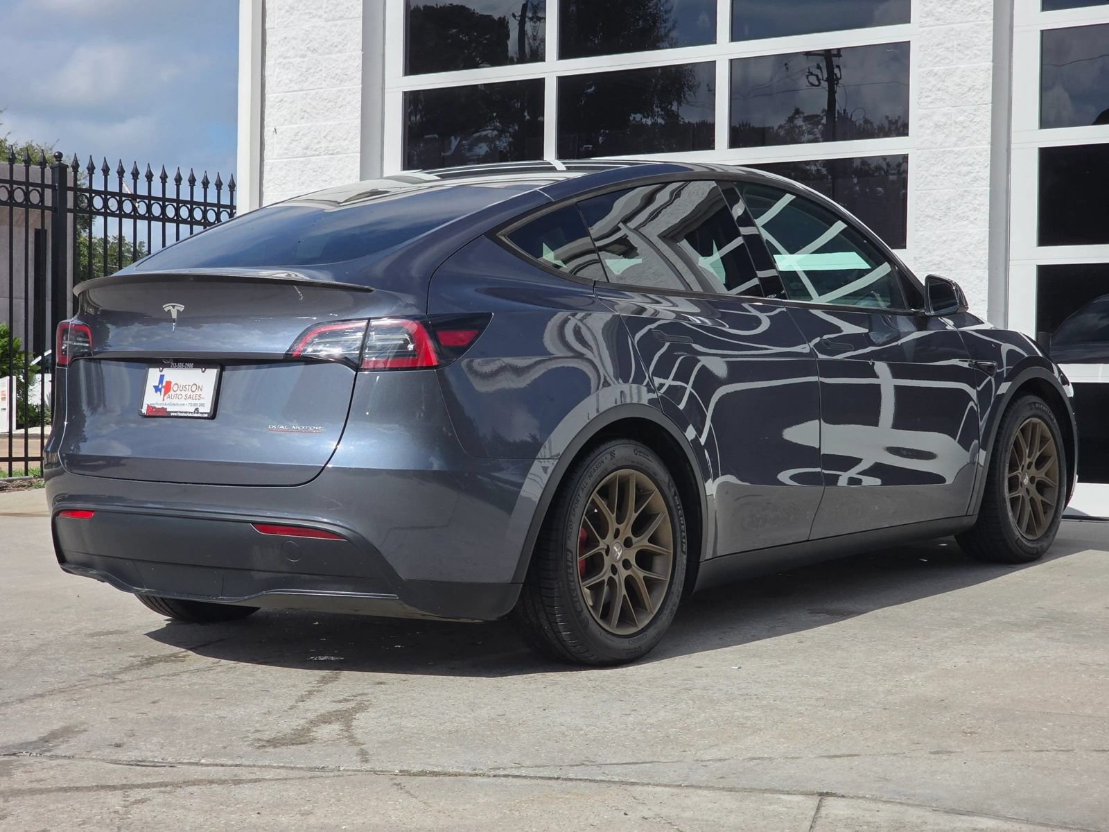Used 2023 Tesla Model Y Performance AWD/4WD image 5