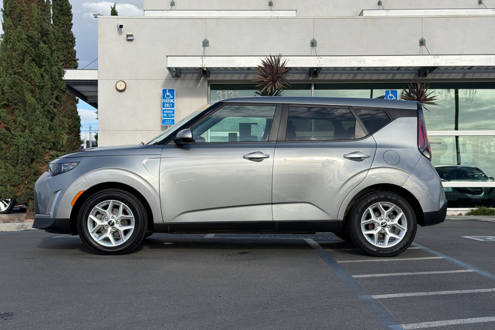 Used 2024 Kia Soul LX w/ LX Technology Package FWD image 7