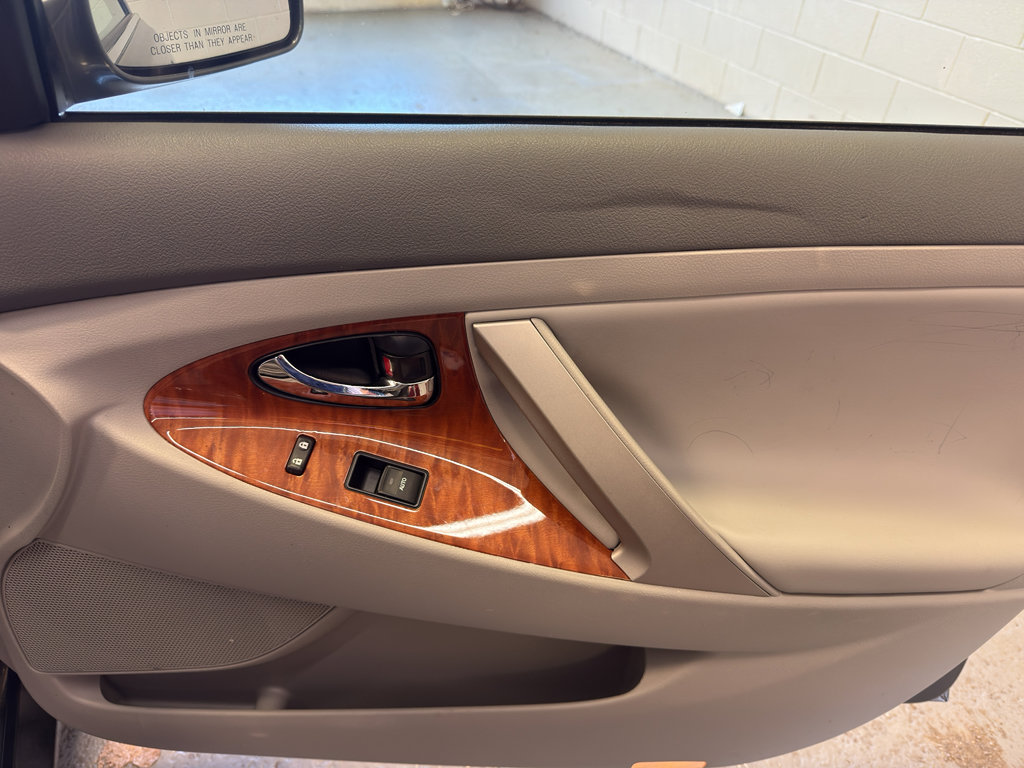 Used 2010 Toyota Camry Hybrid image 21