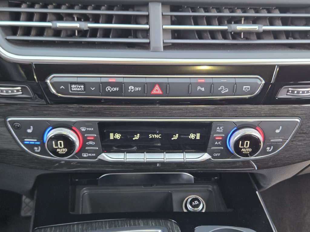 Used 2018 Audi Q7 3.0T Prestige AWD/4WD image 24