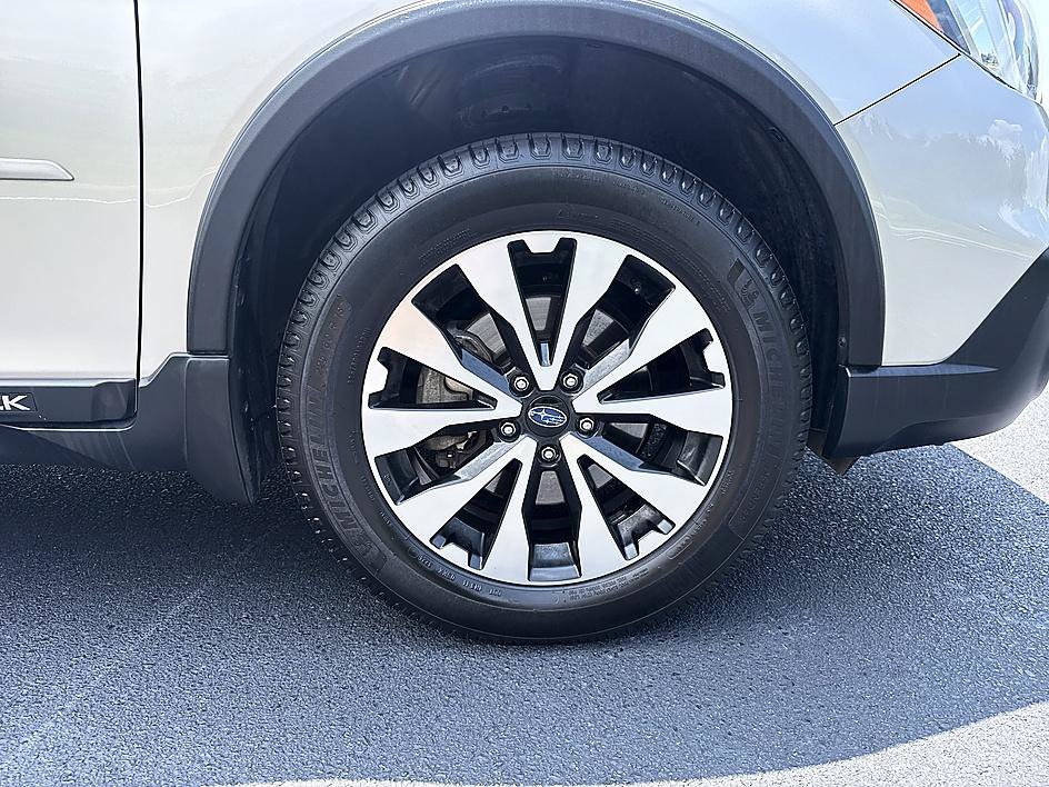 Used 2017 Subaru Outback 3.6R Limited AWD/4WD image 8