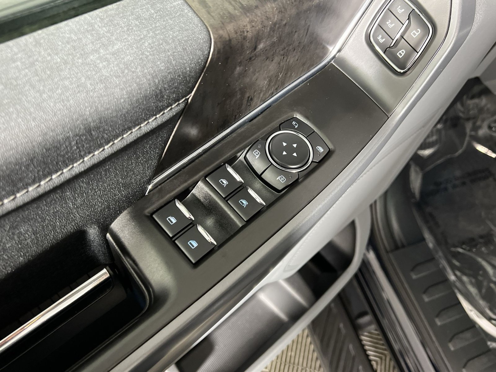 Used 2022 Ford F150 Lariat RWD image 15