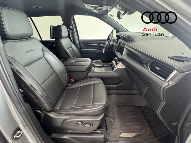 Used 2024 GMC Yukon Denali w/ Advanced Technology Package AWD/4WD image 26