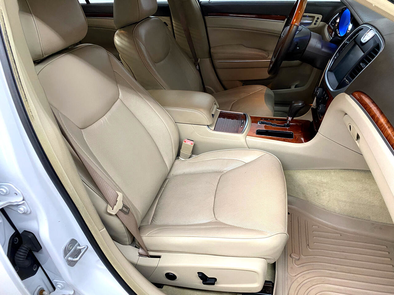 Used 2011 Chrysler 300 Limited w/ Luxury Group image 20