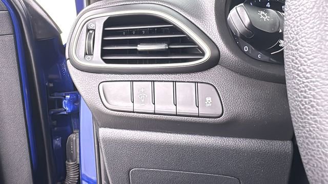 Used 2020 Hyundai Elantra GT image 33