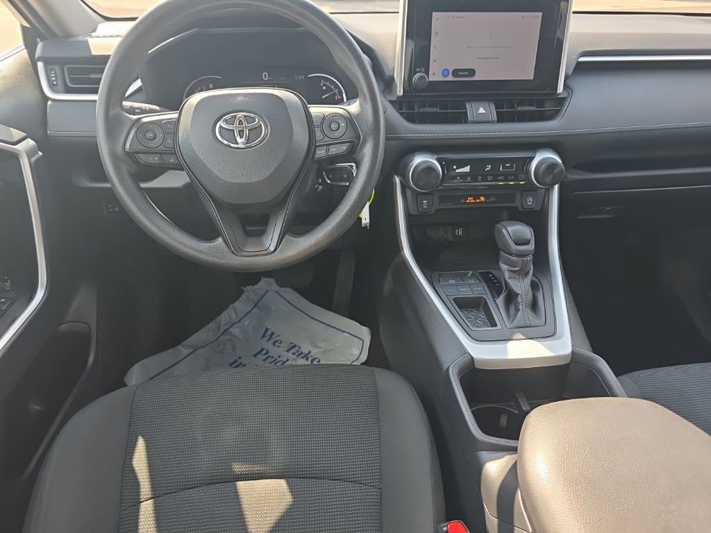 Used 2024 Toyota RAV4 LE image 22