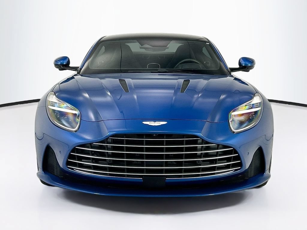 Used 2025 Aston Martin DB12 Coupe RWD image 2