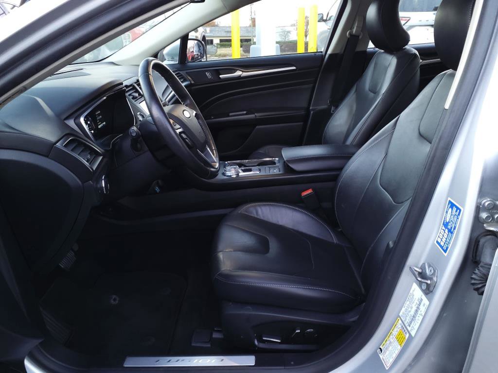Used 2019 Ford Fusion Titanium image 21