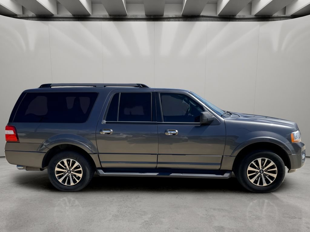 Used 2017 Ford Expedition EL XLT w/ Equipment Group 202A RWD image 5