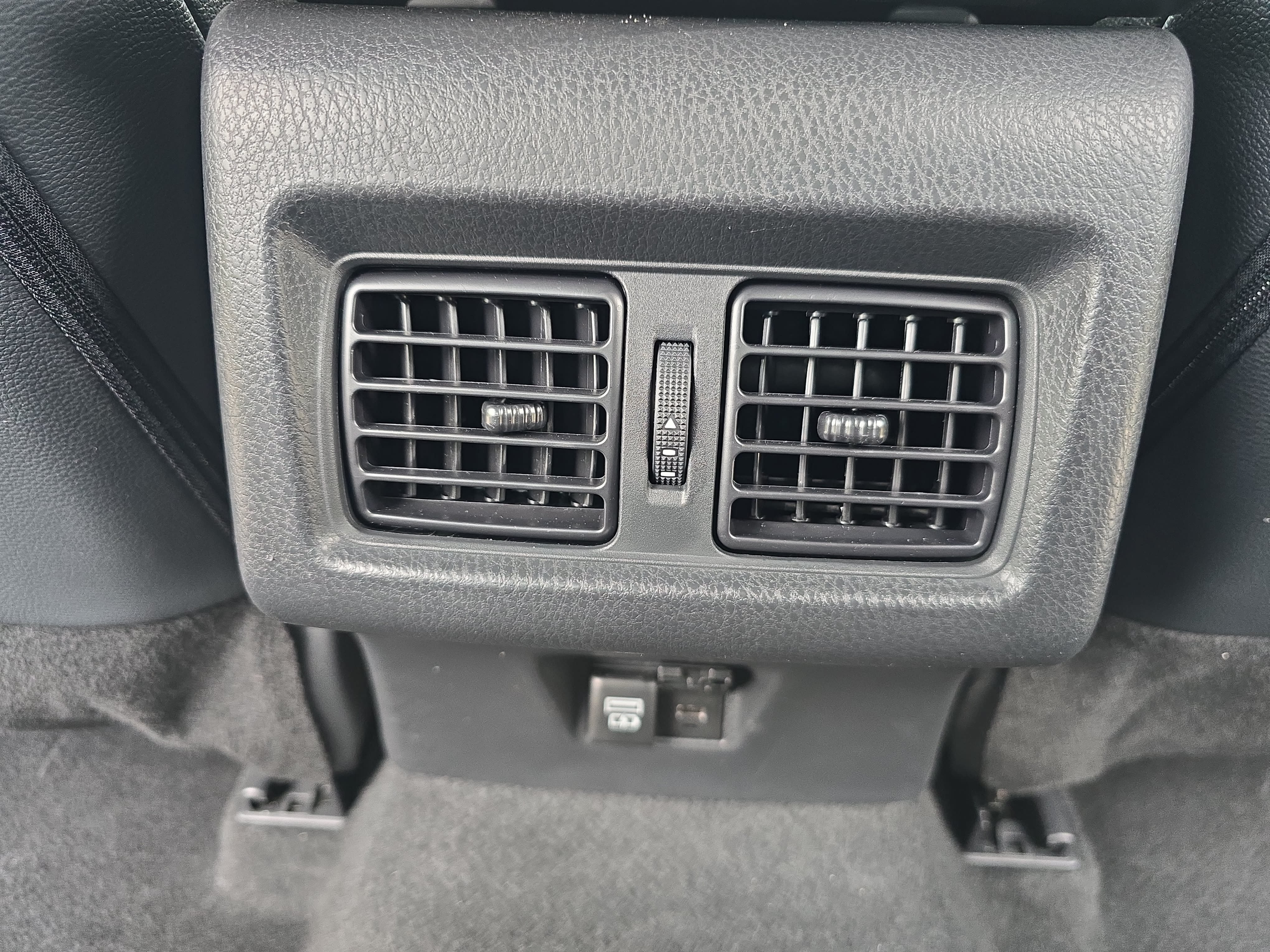 Used 2025 Toyota Camry XSE FWD image 12