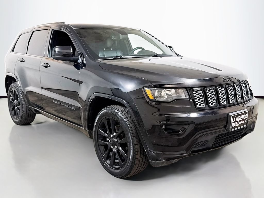 Used 2019 Jeep Grand Cherokee Altitude RWD image 3
