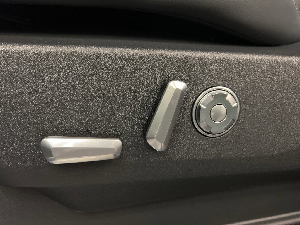 Used 2025 Lincoln Navigator Reserve w/ Jet Appearance Package image 28