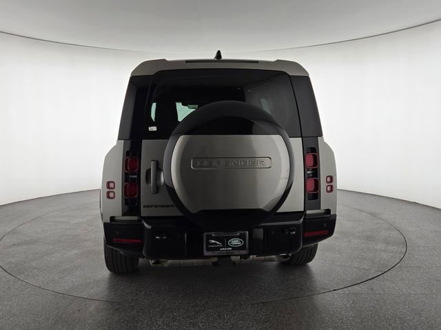 Used 2024 Land Rover Defender 130 X-Dynamic SE AWD/4WD image 7