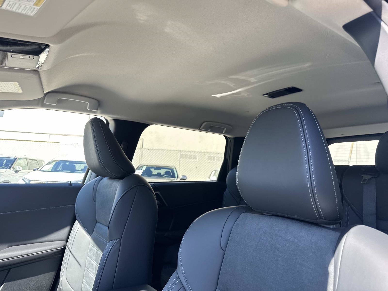 New 2026 Mitsubishi Outlander SE AWD/4WD image 17