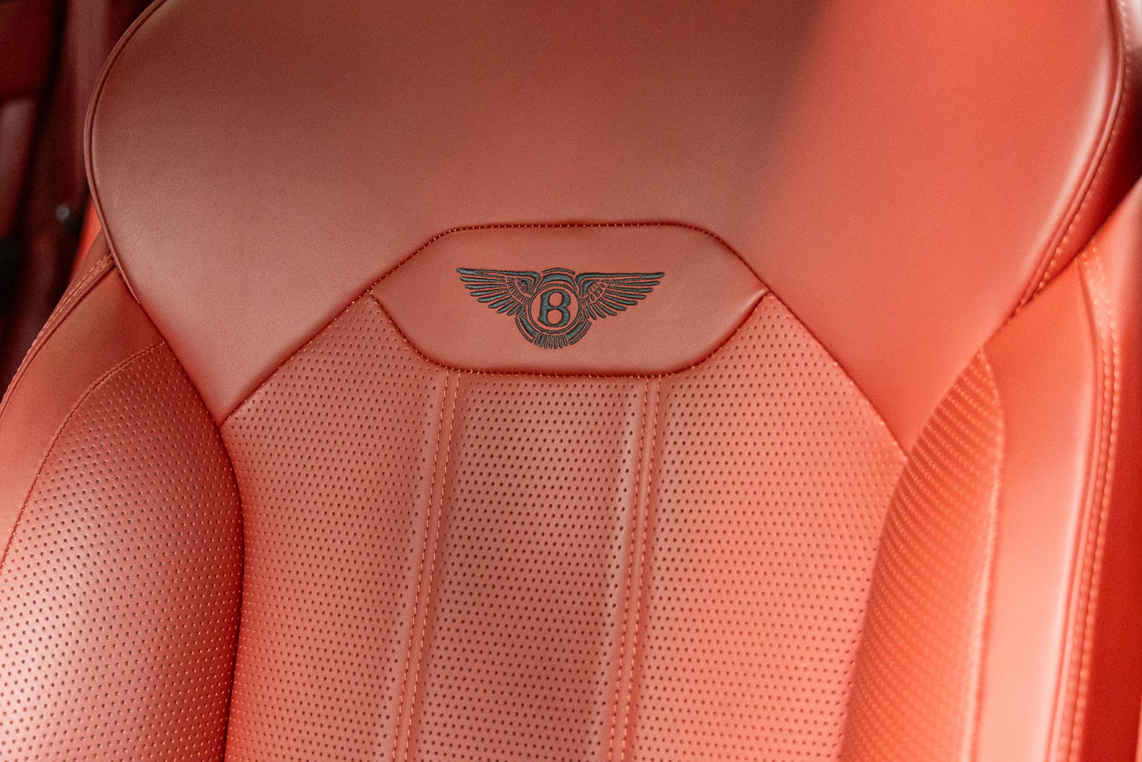 Used 2022 Bentley Bentayga image 29