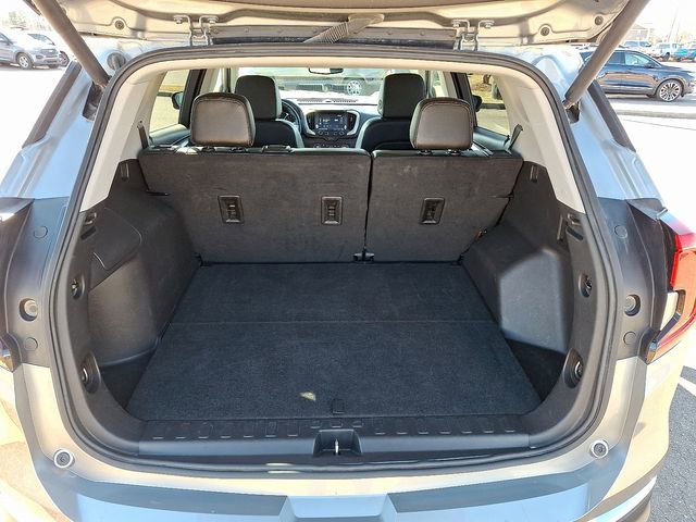 Used 2024 GMC Terrain SLT image 24