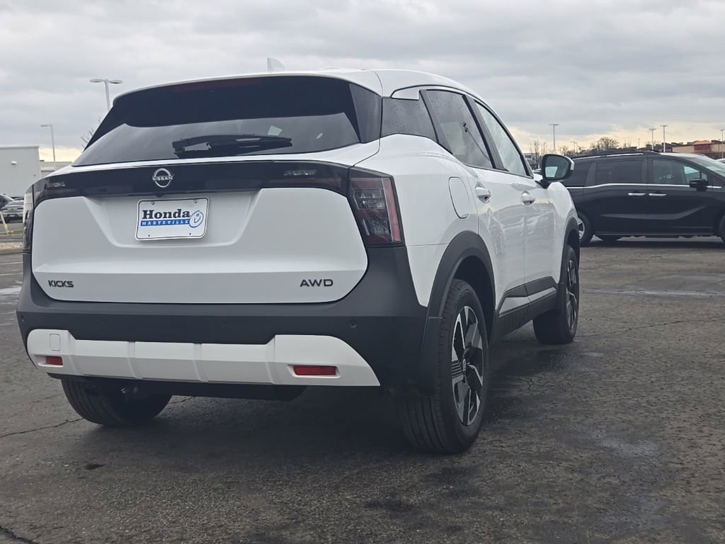 Used 2025 Nissan Kicks SV image 9