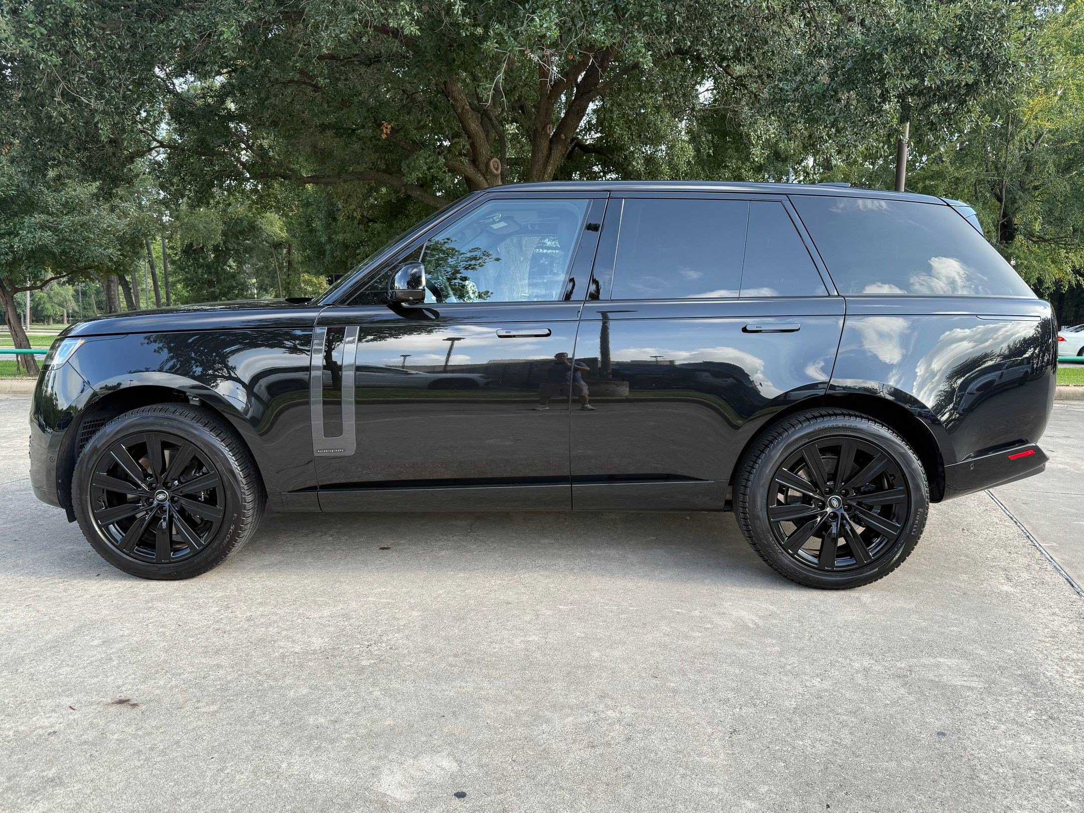 Used 2024 Land Rover Range Rover Autobiography AWD/4WD image 34