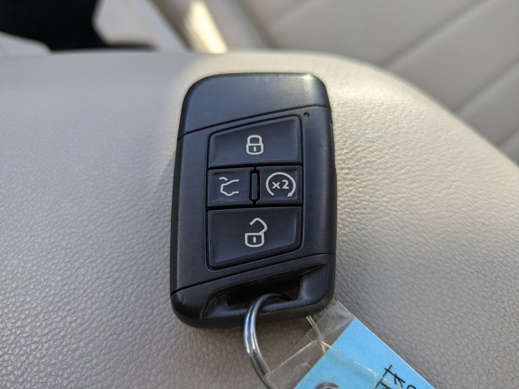 Used 2023 Volkswagen Jetta SE FWD image 28