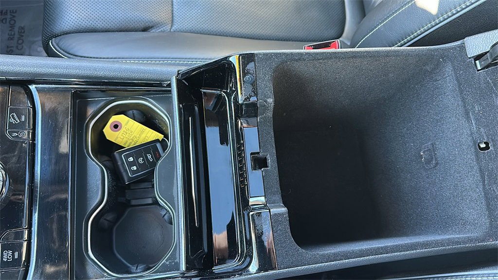 Used 2024 Jeep Grand Cherokee Overland w/ Adv Protech Group III image 25