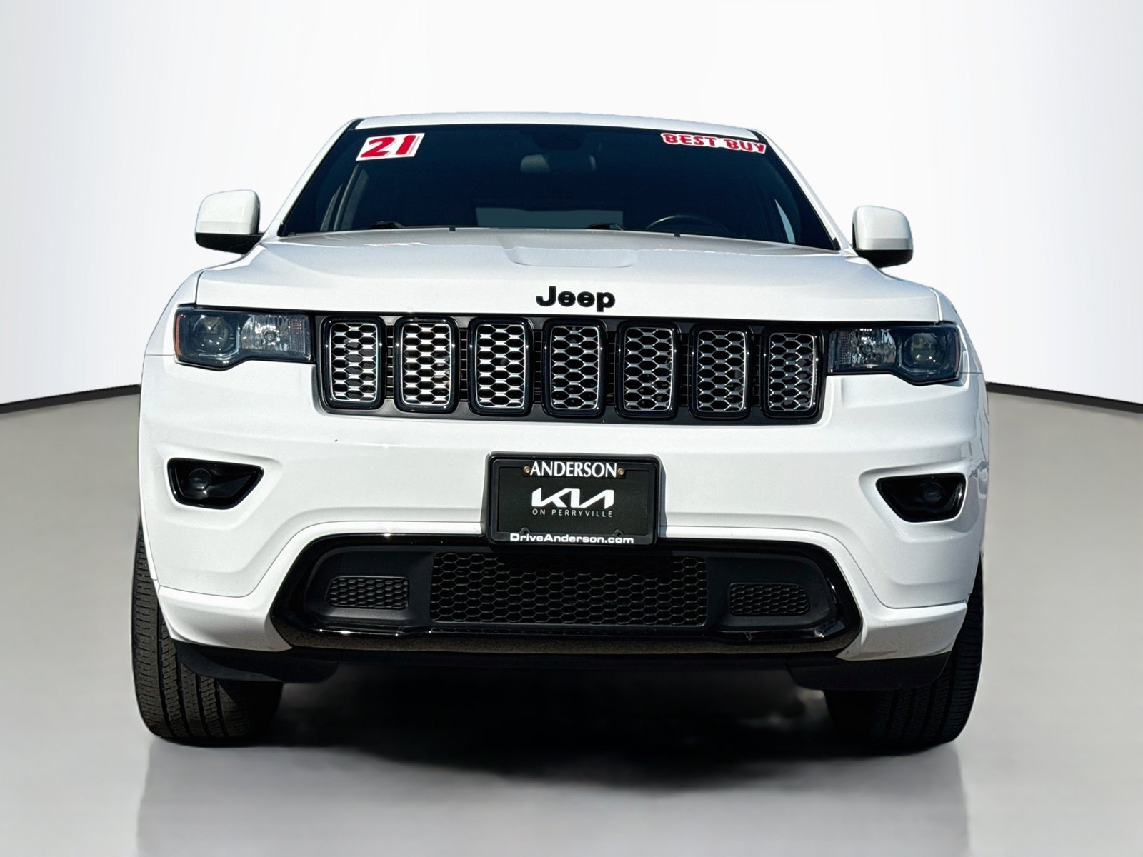 Used 2021 Jeep Grand Cherokee Laredo X AWD/4WD image 2